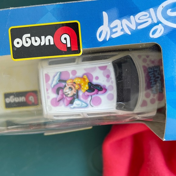 NIB Burago Disney Collection Minnie Mouse Fiat 500 not sure how old